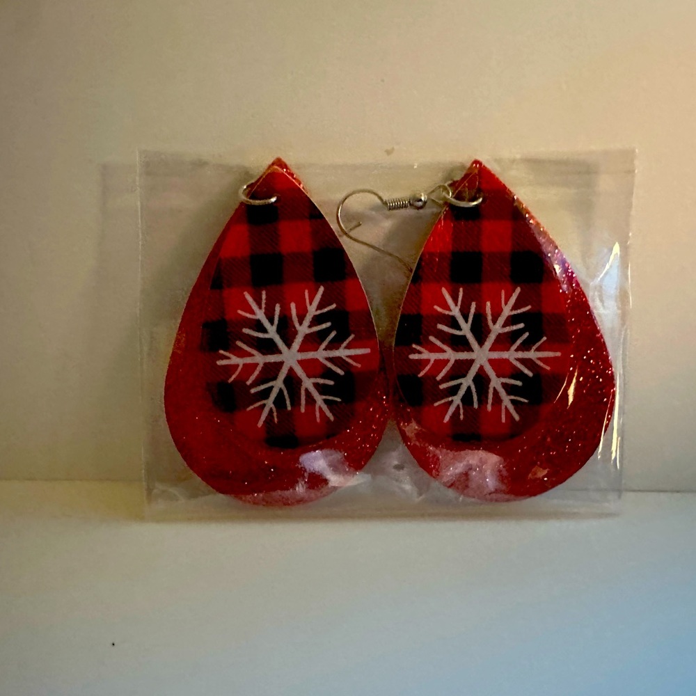 NWT Plaid Snowflake Sparkling Earrings